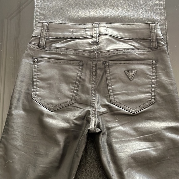 Black Guess Mid Rise Skinny pants - Size 24 - Picture 3 of 4